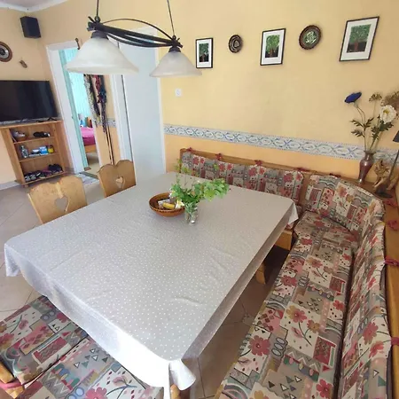 Holiday home In 18412 *